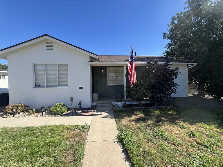 5429 Cambridge St — Photo 4