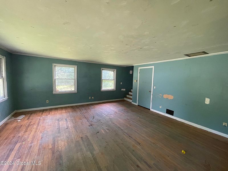 5th image of 117 Dolan Avenue