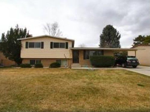 1st image of 440 E Willow Ave