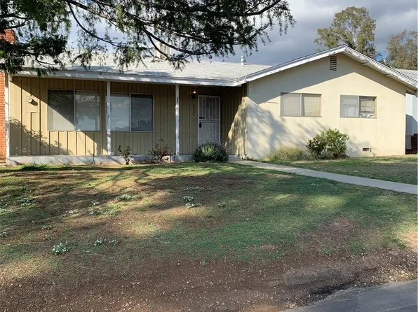 35730 Grand View Dr, Yucaipa, CA 92399