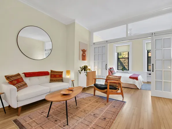 330 West 17th Street 2E image 1 of 11
