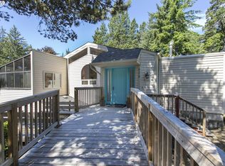 829 3rd St N, Manzanita, OR 97130