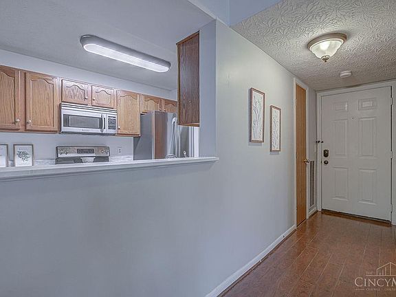 2nd image of 4220 Endeavor Dr Unit 204