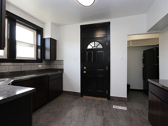 5th image of 1204 N Laramie Ave #1A
