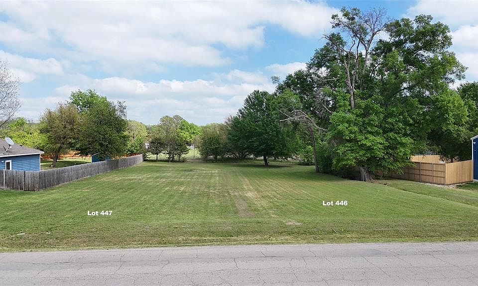 1st image of 446 Oak Leaf Trl