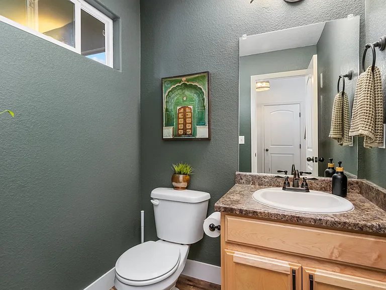 268 Castle Dr — Photo 14