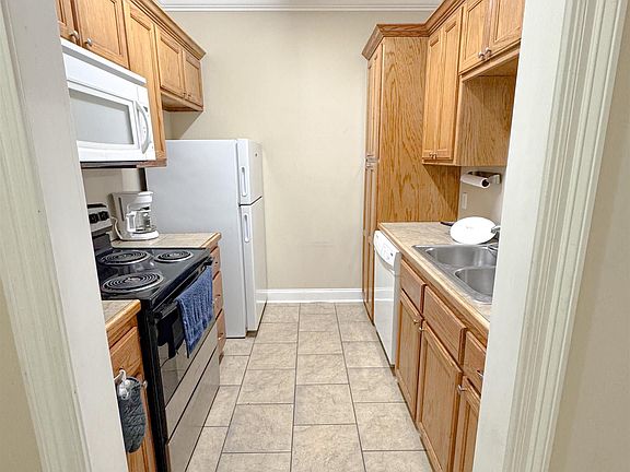 5th image of 23729 Church St #B