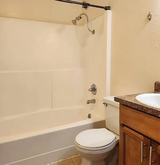 1019 Lenora Ct #4 — Photo 2