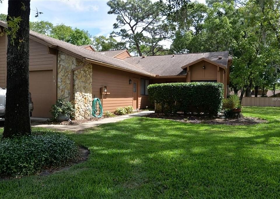 1st image of 561 Albany Pl