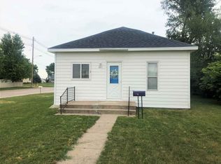 201 S Arthur St, Holdrege, NE 68949