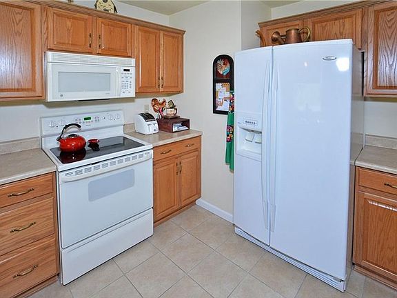 4th image of 122 Park Ln