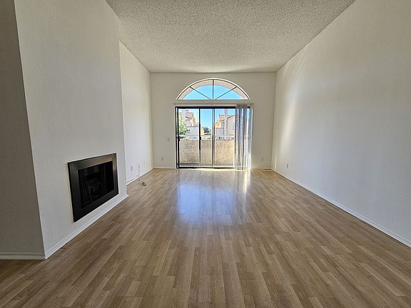 2nd image of 5718 Camellia Ave APT 201