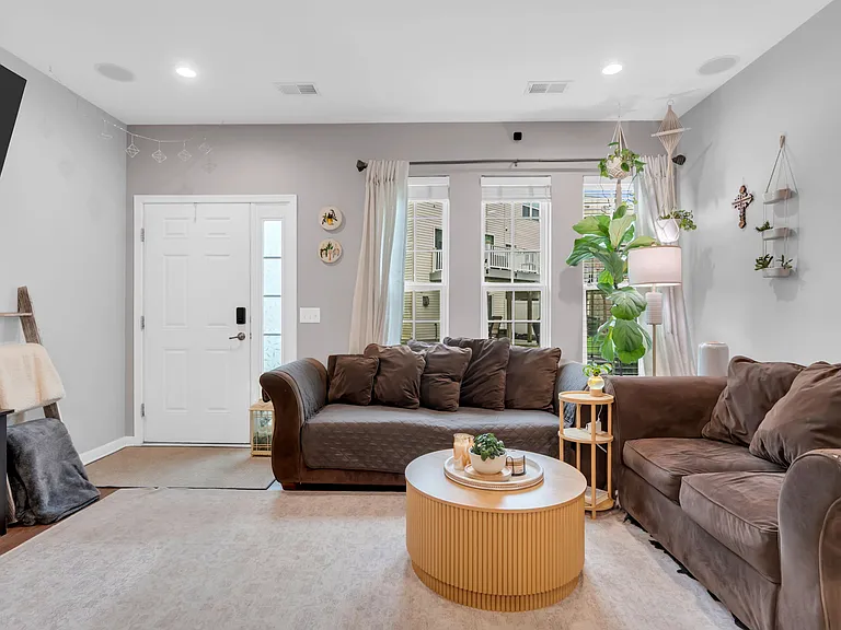 18 Jake Dr — Photo 4