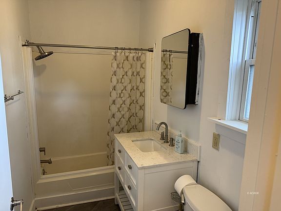 5th image of 10 N Lancaster St