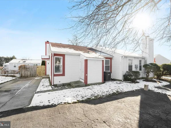804 Chadwick Cir, Frederick, MD 21701