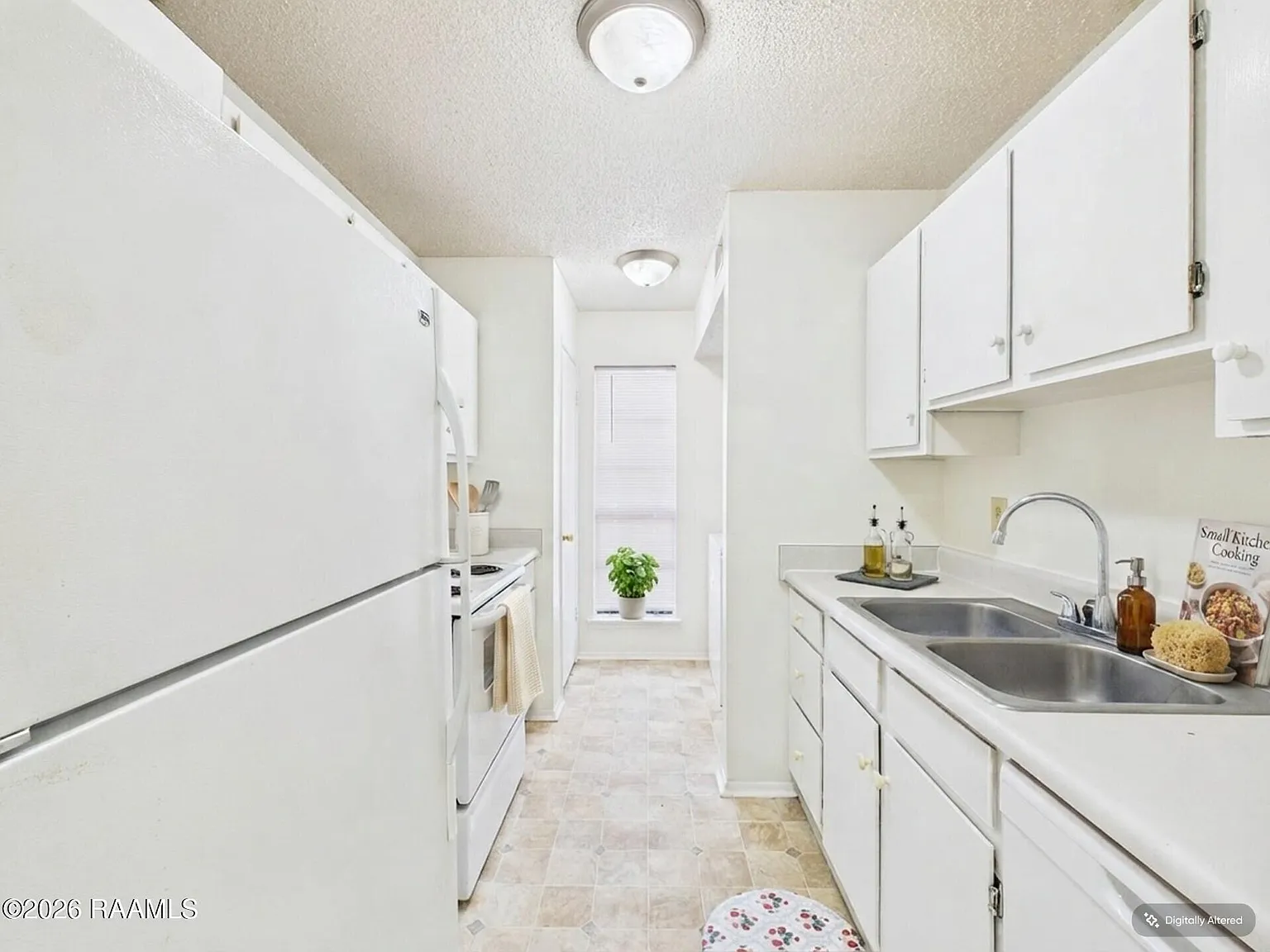 3 bed, 1.0 bath, 1688 sqft, $1,500 — Photo 2