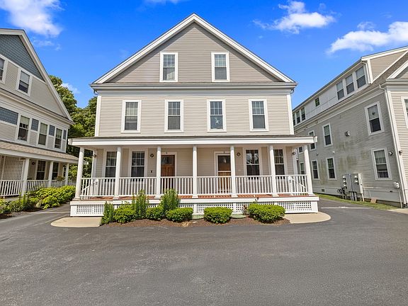2nd image of 5 Honora Ln #5