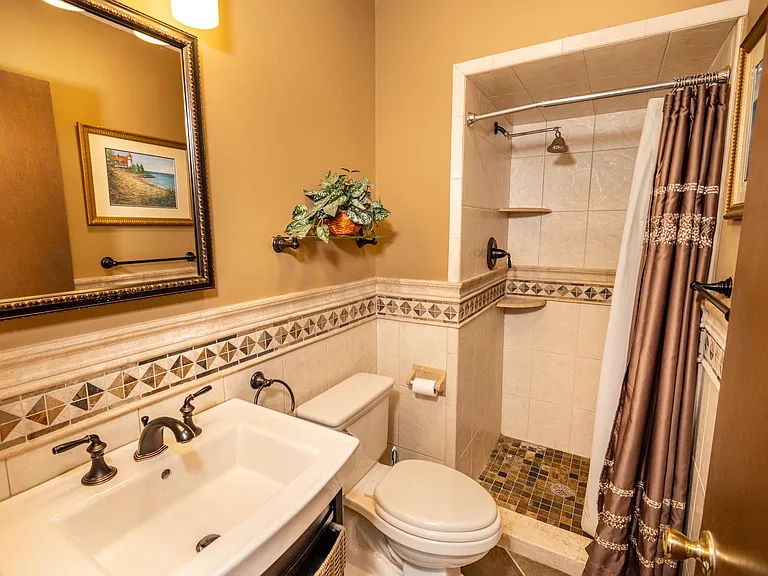1450 Leafgreen Dr — Photo 17