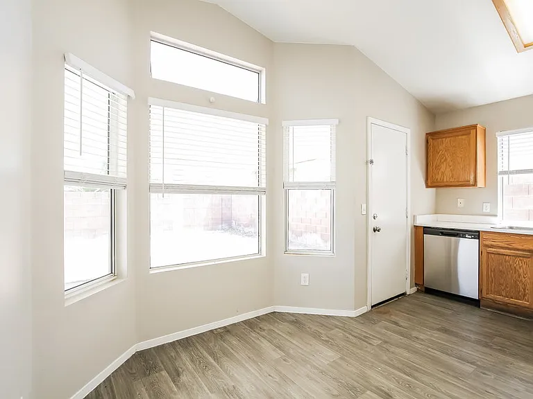 1724 Villa Vista Way — Photo 7