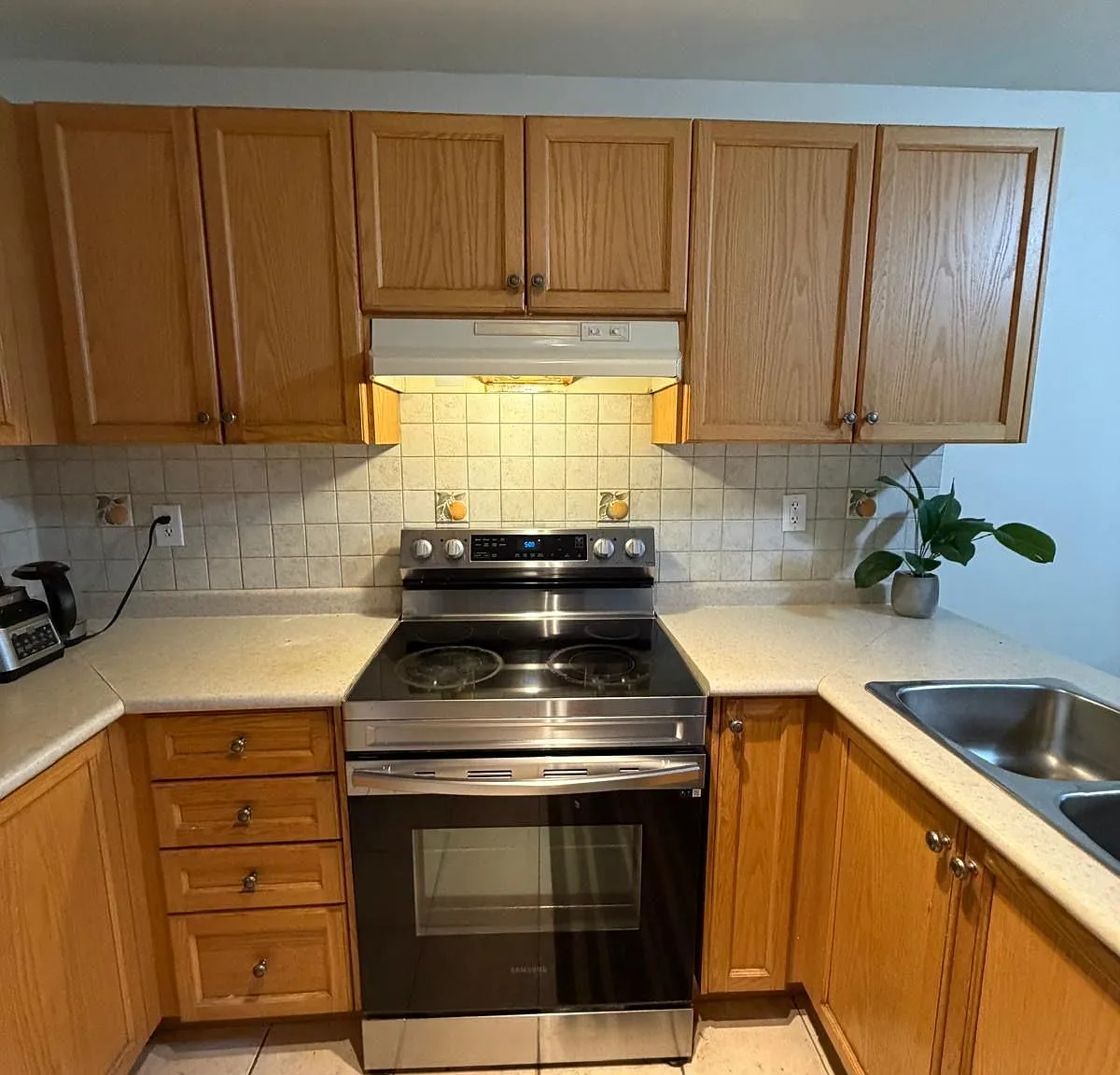 3 bed, $3,200 — Photo 2