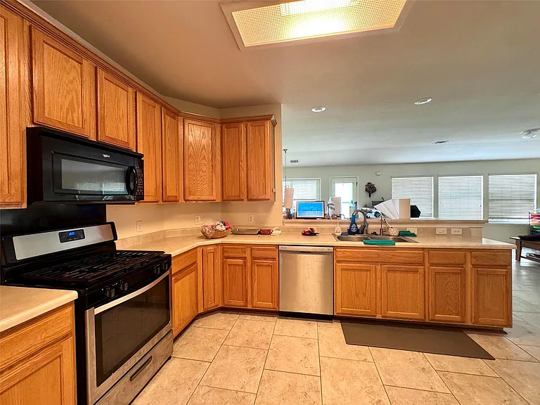 1315 Lou Gehrig Ln — Photo 4