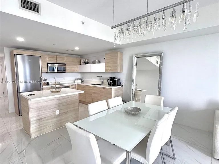 16385 Biscayne Blvd #2720 — Photo 31