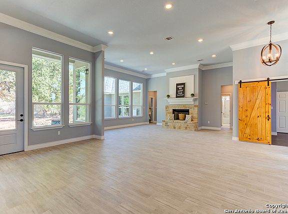 4th image of 236 Lowman Ln