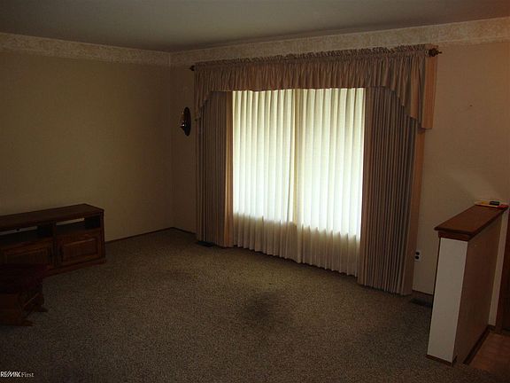 3rd image of 31419 Blair Dr