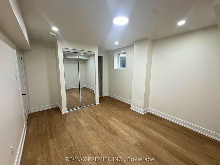 39 Walls Cres — Photo 8
