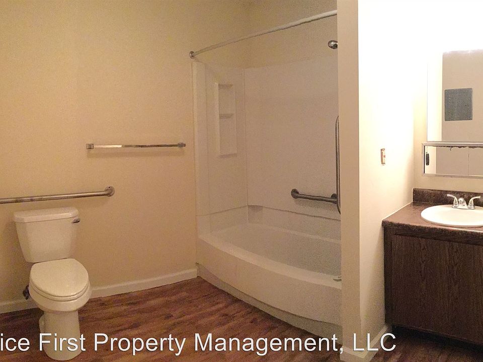 2nd image of 205 W Summerfield Ave APT 06