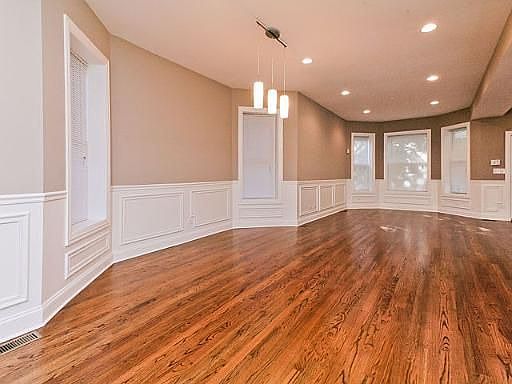 3rd image of 2631 N Fairfield Ave