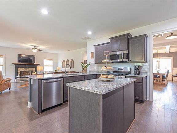 5th image of 245 Kenwood Trl