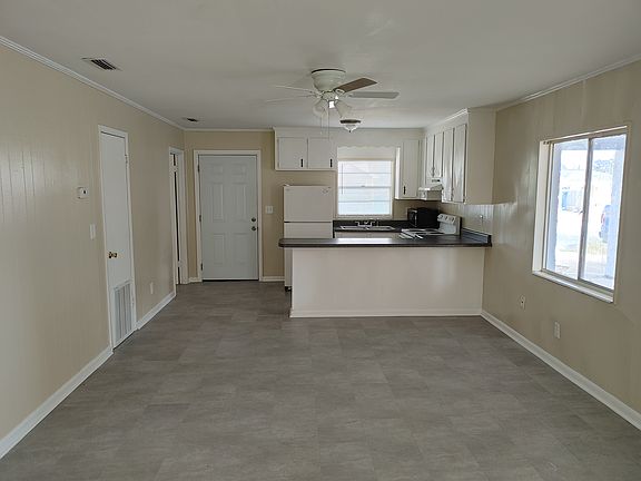4th image of 5725 Sunset Ave