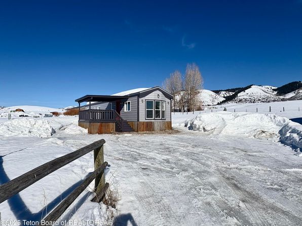 10 Chaparro Ln, Grover, WY 83122