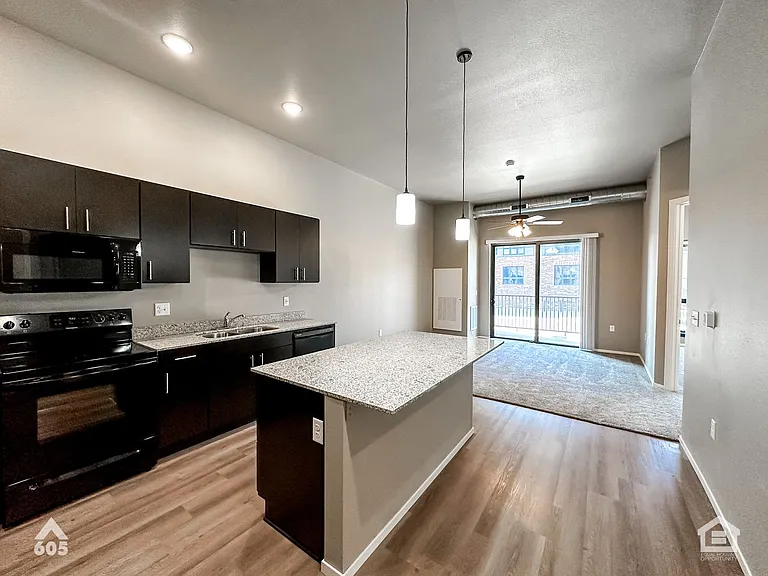 University Hills Village — Photo 173
