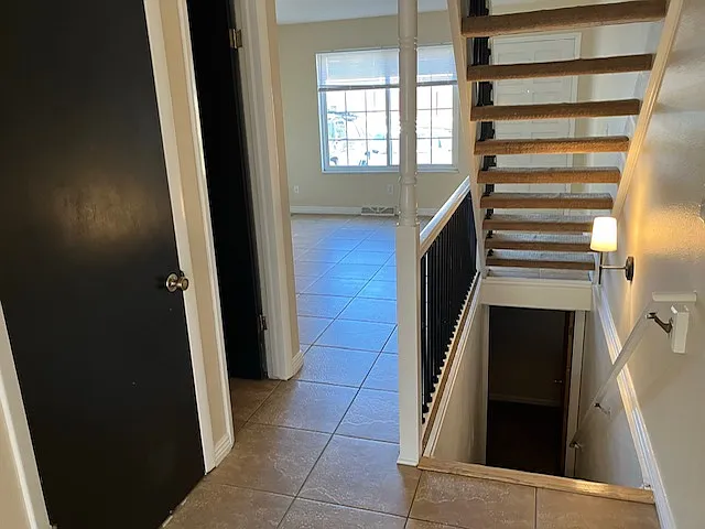 3 bed, 2.5 bath, 1340 sqft, $2,400 — Photo 4