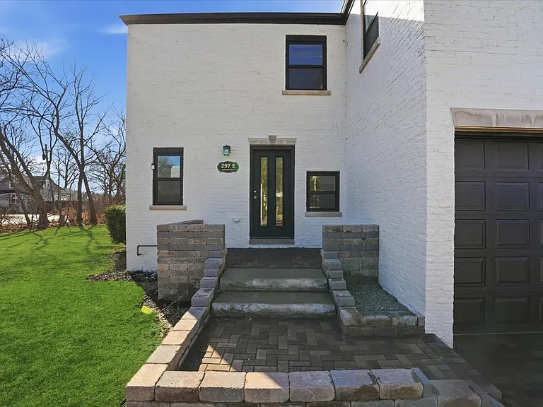 297 E Lakeview Ave #0 — Photo 3