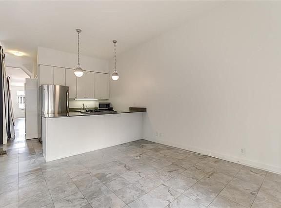 3rd image of 5615 Annunciation St