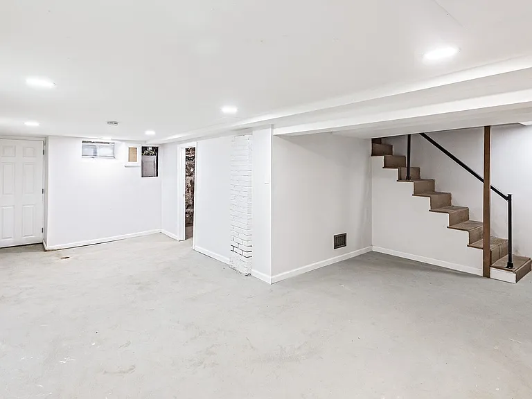 3005 N West St — Photo 14