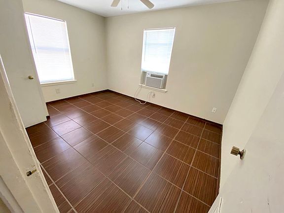 5th image of 210-218 N Leech St #212
