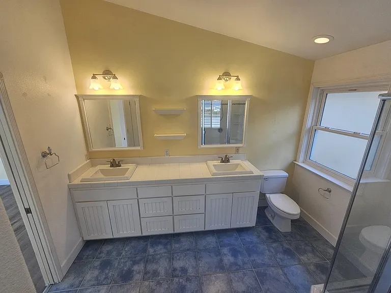 300 Trinidad St — Photo 19