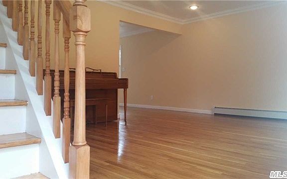 4th image of 299 N Park Dr