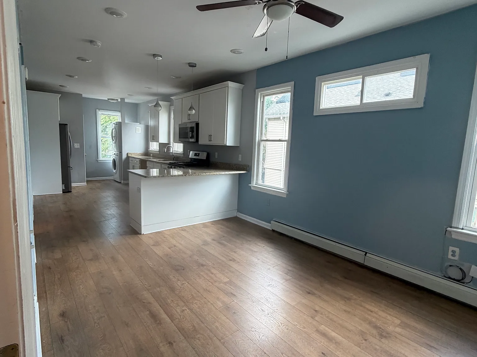 3 bed, 1200 sqft, $2,500 — Photo 3