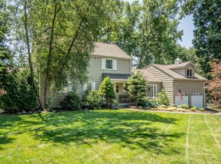33 Cliffmore Rd, West Hartford, CT 06107