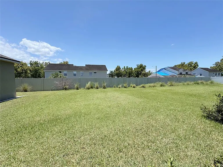 2428 Chateau Loop — Photo 38