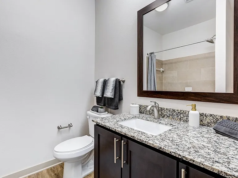 District West — Photo 23