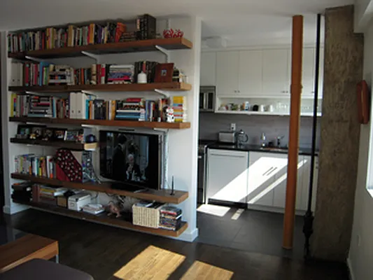 Sold by Metropolitan Real Estate Group | media 25