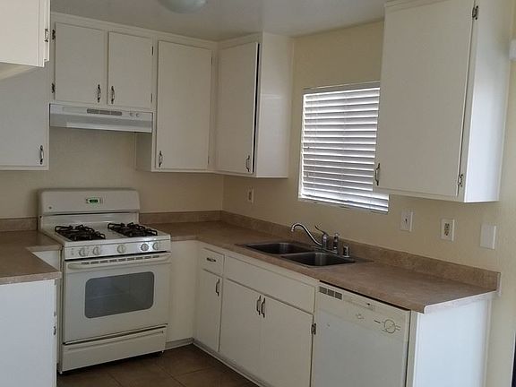 4th image of 13801 Yukon Ave APT 20