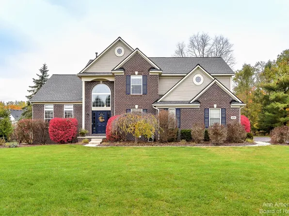 8819 Hidden Woods Dr, Dexter, MI 48130