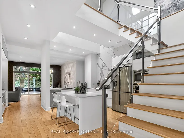 88 Kingsway Way — Photo 6